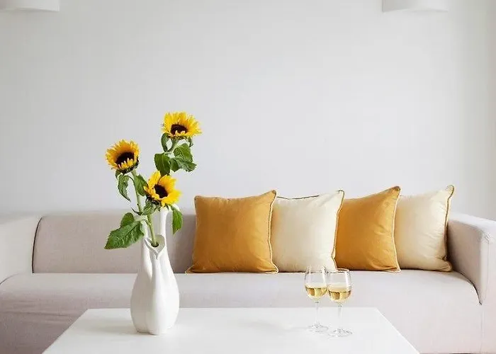 Beautiful Santorini 2 Bedroom Panoramic Caldera Sea Views *