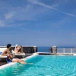 Beautiful Santorini 2 Bedroom Panoramic Caldera Sea Views