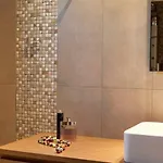 Beautiful Santorini 2 Bedroom Panoramic Caldera Sea Views Villa *