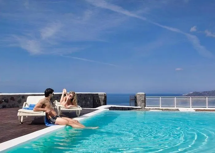 Beautiful Santorini 2 Bedroom Panoramic Caldera Sea Views