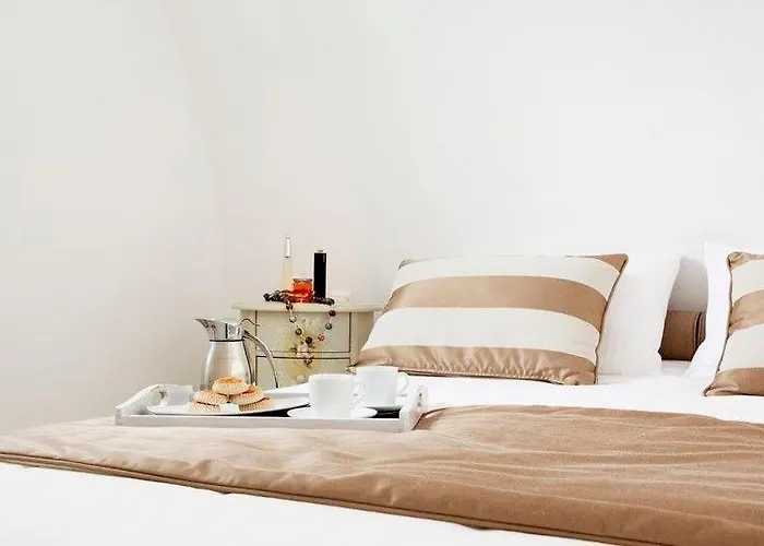 Beautiful Santorini 2 Bedroom Panoramic Caldera Sea Views